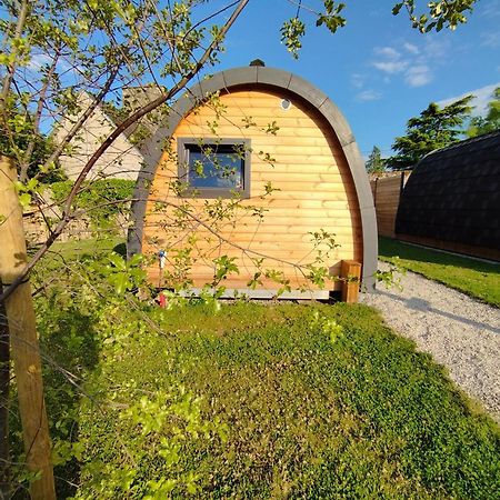 Le Domaine De Pivette Chambre Climatisee Et Insolite Avec Terrasse Privative Авранш Экстерьер фото