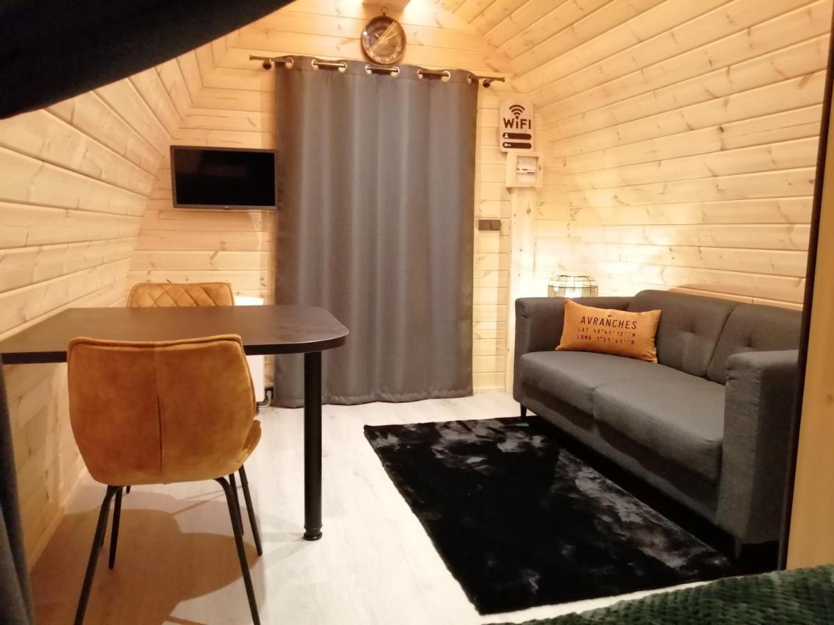 Le Domaine De Pivette Chambre Climatisee Et Insolite Avec Terrasse Privative Авранш Экстерьер фото