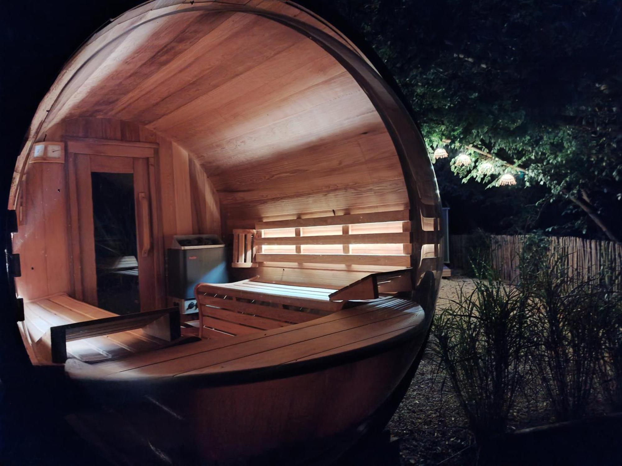 Le Domaine De Pivette Chambre Climatisee Et Insolite Avec Terrasse Privative Авранш Номер фото